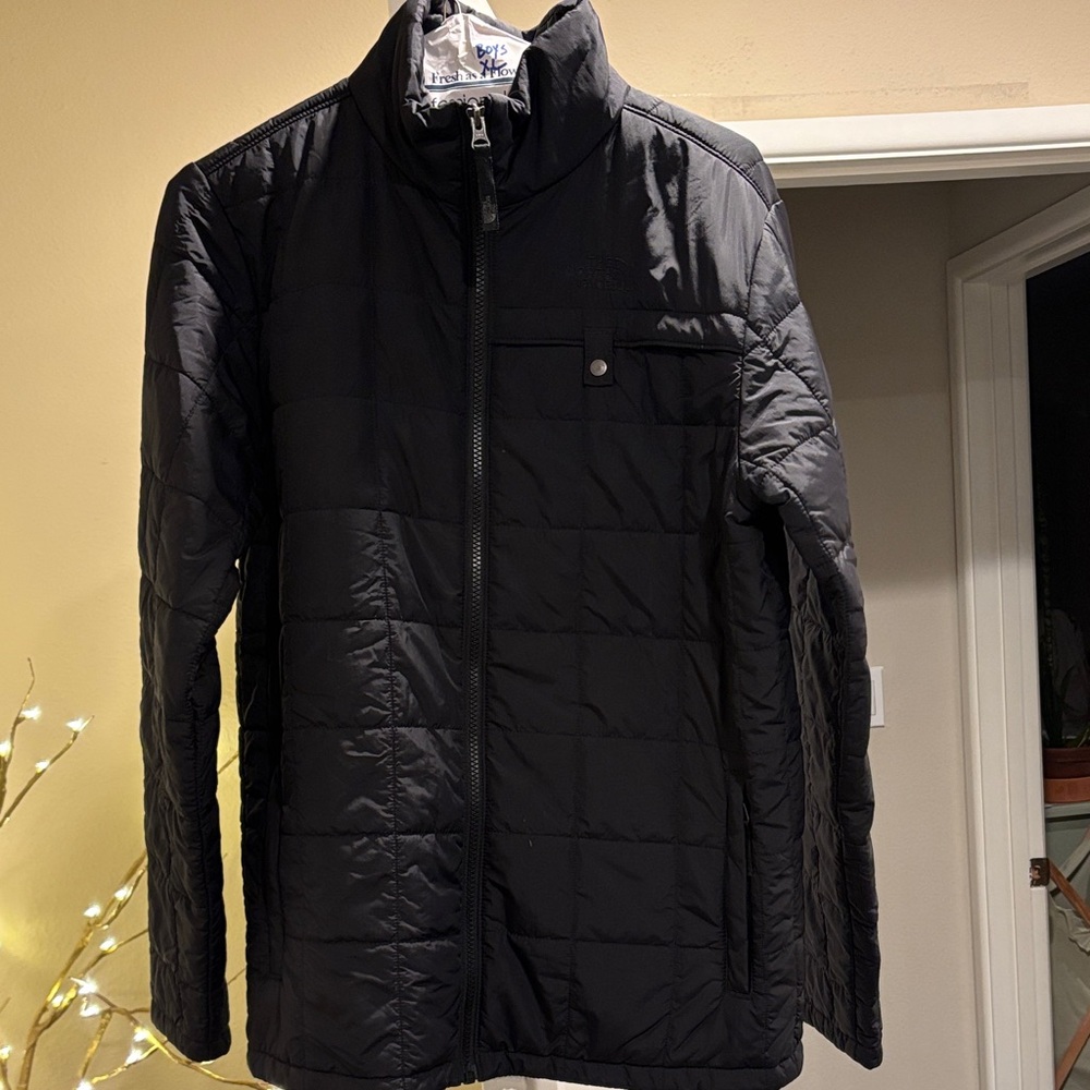 The North Face Boy’s Black Puffer Jacket